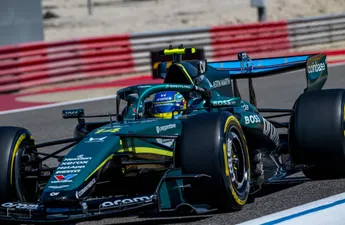 Fernando Alonso en Adrian Newey met handen in het haar: Aston Martin komt met bizarre update