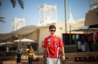 Charles Leclerc krijgt grote glimlach op zijn gezicht door Max Verstappen
