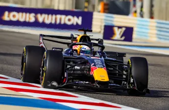 F1-teambaas vertrouwt Red Bull voor geen meter: 'Er worden spelletjes gespeeld'