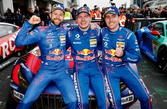 Mercedes-coureur lovend over Max Verstappen: 'Er zijn geen woorden om hem te beschrijven'