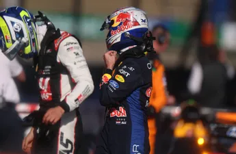Concurrent kijkt met mond vol tanden naar Max Verstappen: 'Zelden meegemaakt...'
