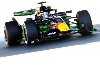 Red Bull verrast Max Verstappen met nieuwe auto in Japan