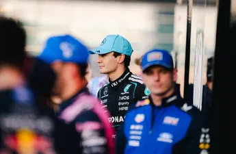 Damon Hill ziet Verstappen Russell vervangen bij Mercedes: 'George is maar tijdelijk'