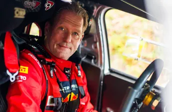 Jos Verstappen laat voor het eerst van zich horen na groot rallyongeluk