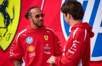 Charles Leclerc doodsbang door Lewis Hamilton: 'Nee! Doe dat alsjeblieft niet!'