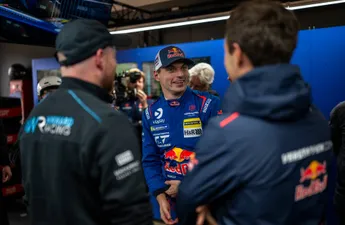 'Hoog bezoek voor Max Verstappen tijdens de 24 uur van de Nürburgring'