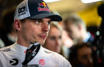 Racefans tijdens 24 uur van de Nürburgring: 'Max Verstappen heeft F1 onherstelbare schade toegebracht'
