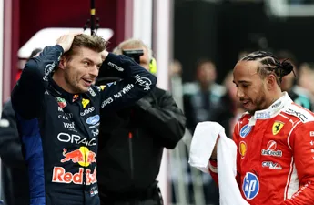 Lewis Hamilton lovend over Max Verstappen: 'Eén van de beste aller tijden'