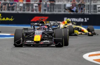 Red Bull en Max Verstappen krijgen harde deadline van FIA te horen na motoronderzoek