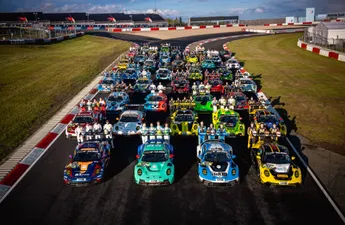 Porsche-damesteam trekt zich terug na ongeluk tijdens kwalificatie op Nürburgring