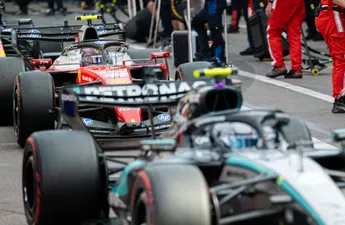 'Ferrari krijgt kampioenschap in schoot geworpen door verbod op Mercedes-onderdeel'