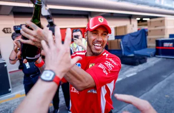 Lewis Hamilton doet opmerkelijke uitspraak na dominante zege in Barcelona: 'De titel...'