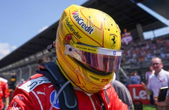 Lewis Hamilton neemt het op voor Red Bull Racing en haalt uit naar FIA wegens motoronderzoek