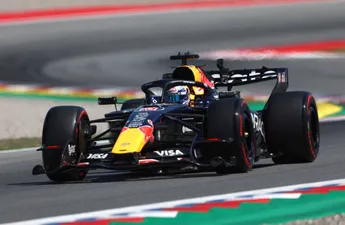 Max Verstappen ontvangt belangrijk radiobericht van Red Bull-baas na de kwalificatie in Barcelona