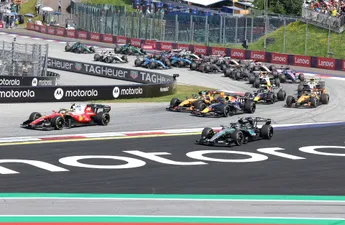 F1-coureur is er helemaal klaar mee en haalt verwoestend uit naar zijn eigen team