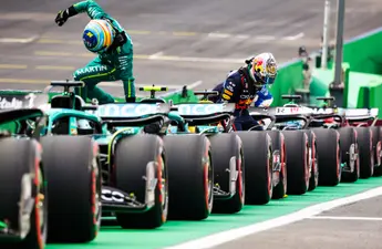 Fernando Alonso doet boekje open over raceplannen met Max Verstappen