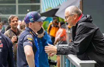 Stefano Domenicali trekt zich helemaal niks aan van Max Verstappen: 'Niemand is geïnteresseerd in hoe je met je auto rijdt'