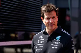 'Toto Wolff saboteert George Russell om Max Verstappen naar Mercedes te halen'