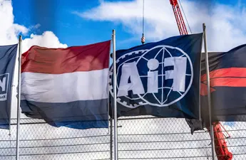 FIA grijpt in: coureurs vlak voor start sprintrace naar pitstraat verwezen