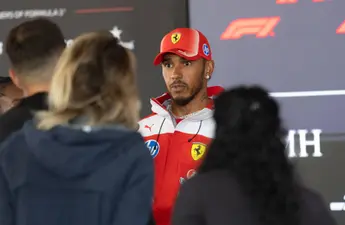 Lewis Hamilton is er niet rouwig om dat Zandvoort van de F1-kalender verdwijnt: 'Niet teleurstellend'