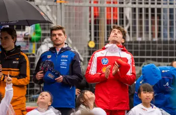 Max Verstappen en Charles Leclerc komen woorden tekort voor de Nederlandse F1-fans
