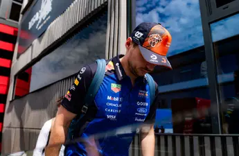 Max Verstappen slaat hard terug naar collega F1-coureurs die ineens aan zijn kant staan