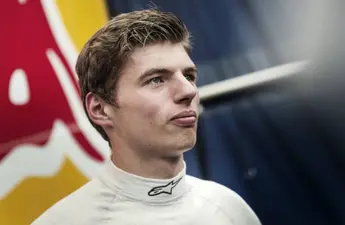 Jos Verstappen onthult belangrijk gesprek met Helmut Marko over promotie Max Verstappen