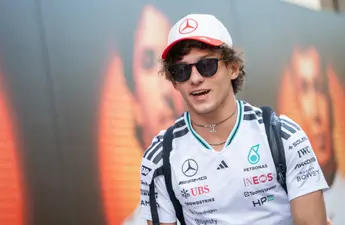 Ferrari komt met zéér goed nieuws voor Kimi Antonelli na zien van eigen coureurs