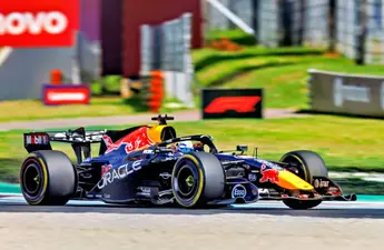 Red Bull ontvangt stevig bericht over boordradio van Max Verstappen na GP Italië