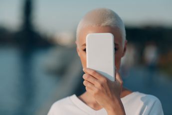 Zo zet je je webcam en microfoon op je telefoon en laptop uit