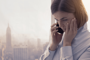 Let op: de bewegingssensor van je telefoon kan jou afluisteren