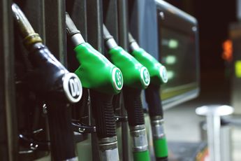 Op vakantie met de auto? Vind in Waze een goedkoop tankstation