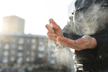 Deze spray transformeert je hand in een toetsenbord