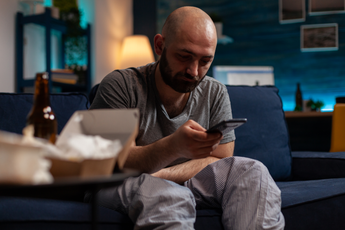 Google introduceert vooraf ingestelde tekstberichten voor mensen in crisis