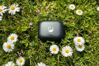 Motorola Moto Buds Plus review: BOSE op een prima budget