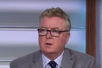 "It's just a bunch of guys running around": Steve Nicol makes worrying claim about Liverpool ahead of Man Utd test
