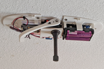 Dit smarthome-apparaat is ontworpen om de bovenbuurvrouw te pesten