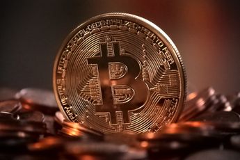 'Bitcoin gaat groeien met snelheid van licht, maar vervangt contant geld niet'