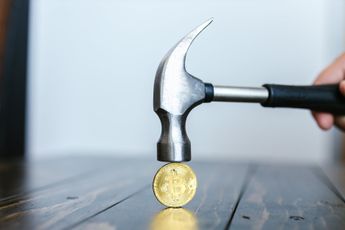 Bitcoin koers stokt onder $45.000, optiehandelaren voorzichtig