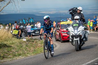 Tour de Romandia: Arlenis Sierra le da otra alegría a Movistar Team el día que van Vleuten estrenó el arcoíris
