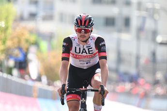 Alessandro Covi se retira del Giro de Italia tras la caída que también acabó con Tao Geoghegan Hart fuera
