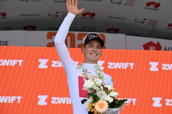 Magnus Sheffield, orgulloso de su maillot blanco en el Tour Down Under: "Tengo que estar contento"