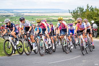 Charlotte Kool, encantada con el Team DSM pese a su 2º puesto en la 3ª etapa de La Vuelta Femenina: "El equipo ha estado increíble"