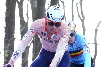 ¡Mathieu van der Poel destroza en el sprint a Wout van Aert y se proclama campeón del mundo de ciclocross!