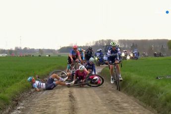 Vídeo: ¡Desastre absoluto en la París-Roubaix Femmes por la caída masiva de varias favoritas!