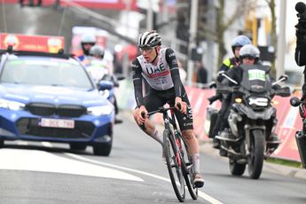 Tadej Pogacar lamenta haber atacado antes de tiempo en la última subida del Giro dell'Emilia: "Me sentí bien, pero ése fue mi error del día"