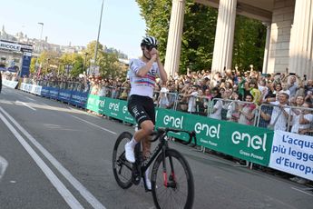 Llamamientos en Italia para que Tadej Pogacar debute en el Giro de Italia: "Para escribir la historia, también hace falta el Giro"