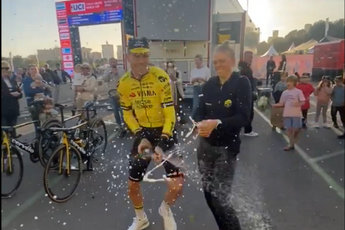 VÍDEO: Wout van Aert y Fem van Empel se bañan en champán celebrando el doble éxito del Visma en Benidorm