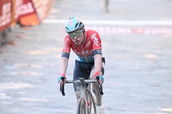 Baja delicada para Lotto-Dstny en la Volta a Catalunya: Lennert van Eetvelt se pierde la carrera por una lesión de rodilla