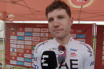 Marc Hirschi, visiblemente triste tras no poder ganar la Amstel Gold Race: "El segundo es el primer perdedor"